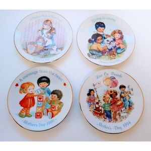 Mother's Day Vintage Avon 1988-90 & '94 Plate Set of 4 - Exclusive Love Series
